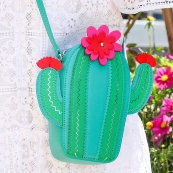 kate spade Handbags - 🎀PRICE DROP🎀 Kate Spade Cactus Crossbody Purse - Rare Novelty Bag